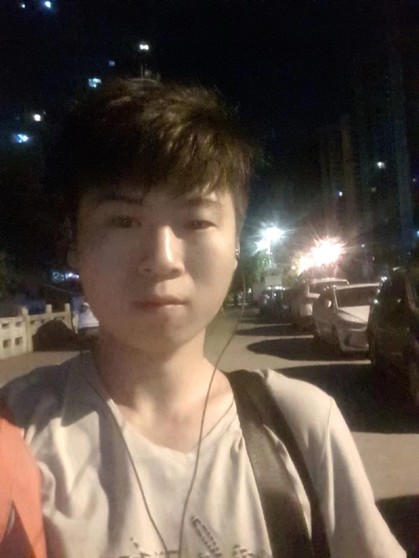 流星的瞬间的第一张照片--连城婚介网