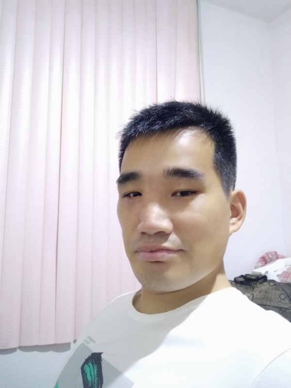 大男孩的第一张照片--连城婚介网