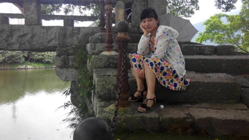 女子悠然的第一张照片--连城婚介网