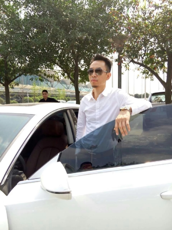 杨岳的第一张照片--连城婚介网