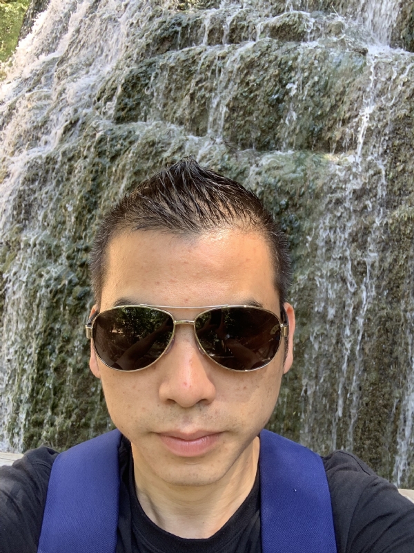 高兴的第二张照片--连城婚介网