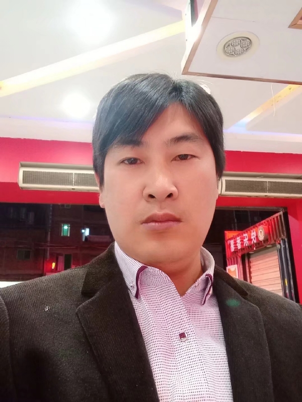 奔跑的第二张照片--连城婚介网