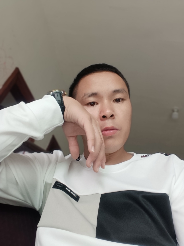 冷漠的第一张照片--连城婚介网