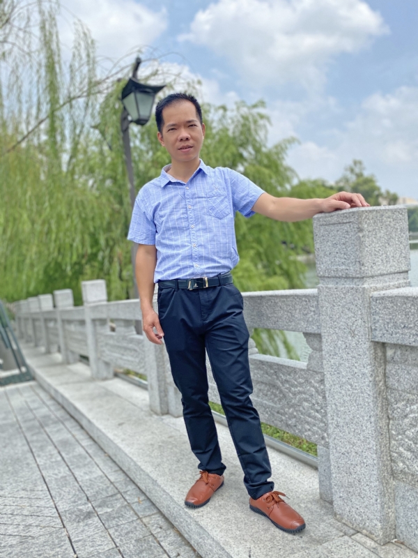 奇峰向阳的第一张照片--连城婚介网