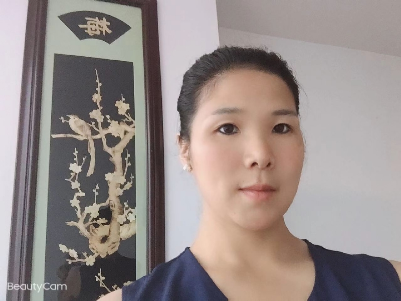 微笑的第一张照片--连城婚介网