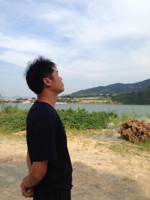 雾里看花的第一张照片--连城婚介网