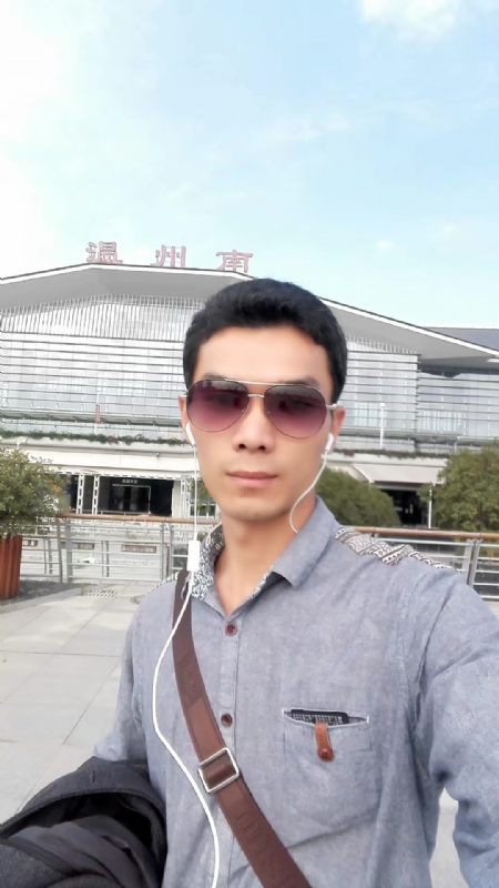 错把真心喂了狗的第三张照片--连城婚介网