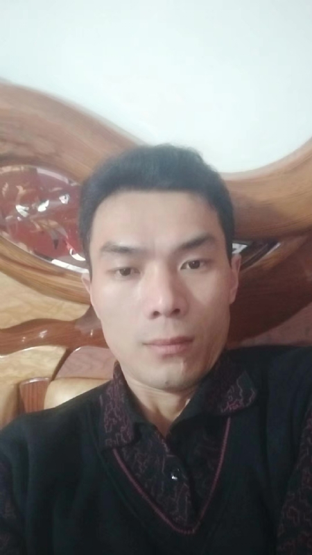 错把真心喂了狗的第四张照片--连城婚介网