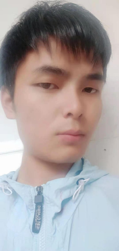 安静的男生的第一张照片--连城婚介网