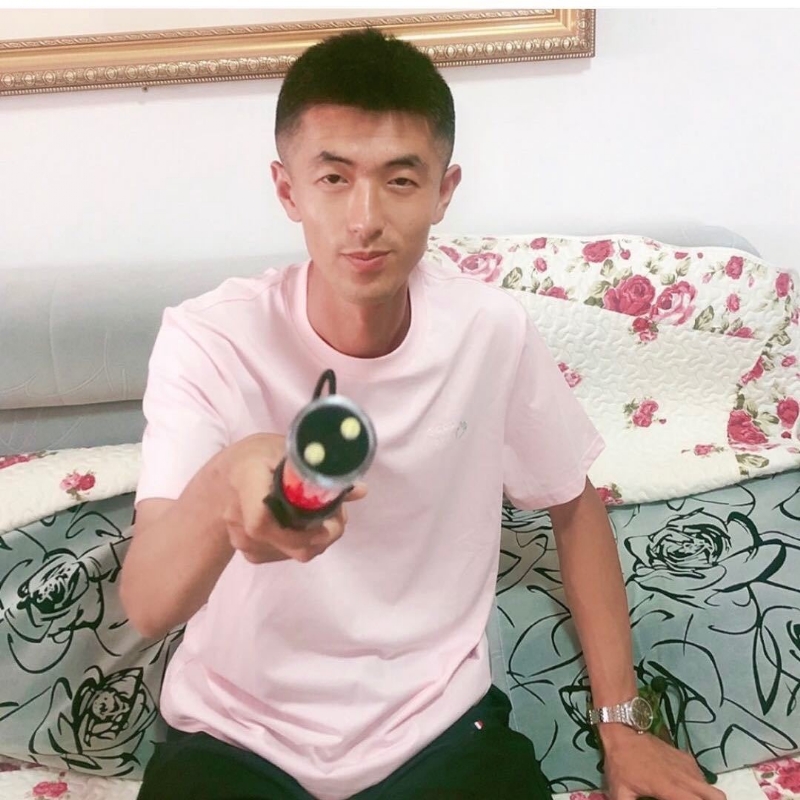 转身留下孤独的她的第一张照片--连城婚介网