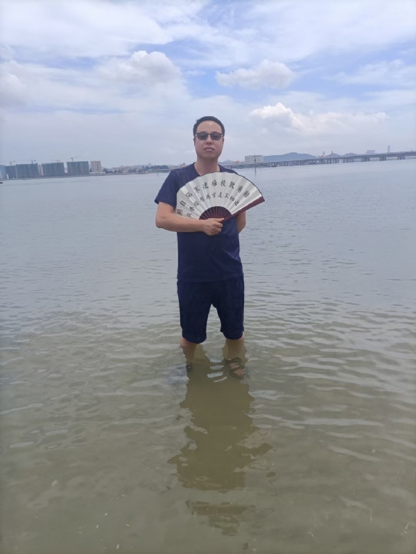 浪迹天涯的第一张照片--连城婚介网