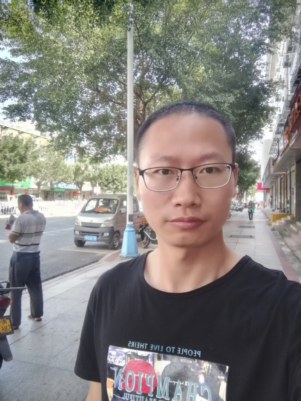 老虎的第一张照片--连城婚介网
