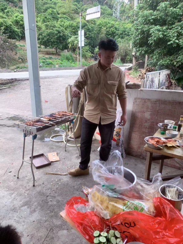 你黑我哟的第一张照片--连城婚介网