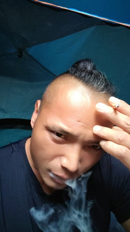 伯爵的第四张照片--连城婚介网